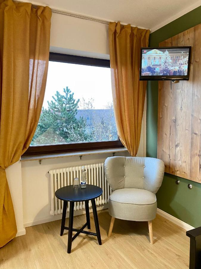 Landgasthaus Loewen Mit Gaestehaus Holzhausen  Екстериор снимка
